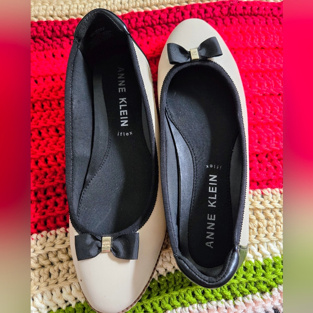 Anne Klein Eve Flat Sz8